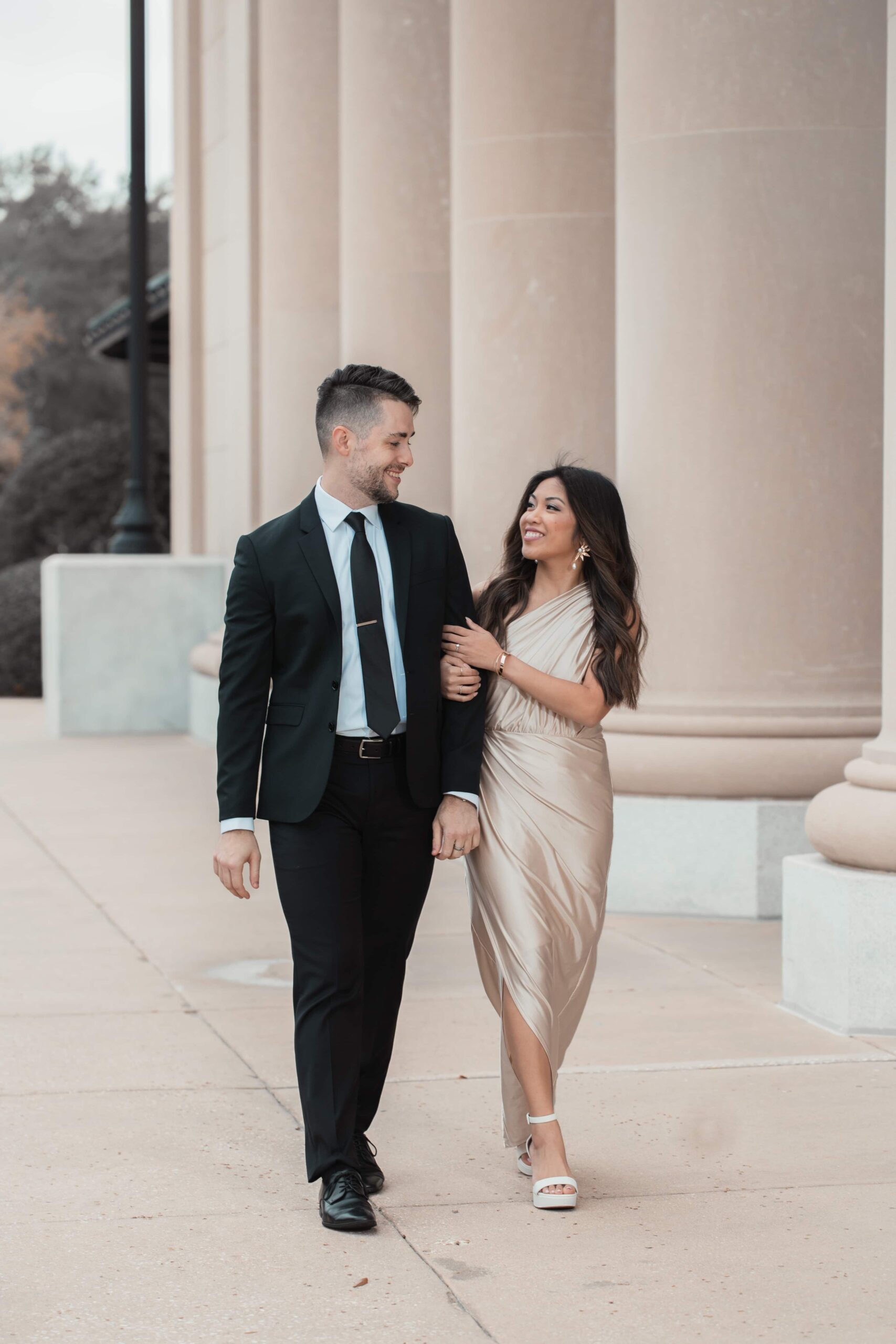 Downtown Jacksonville Engagement Photos | Wedding and Engagement Photographer in Jacksonville | Phavy Photography