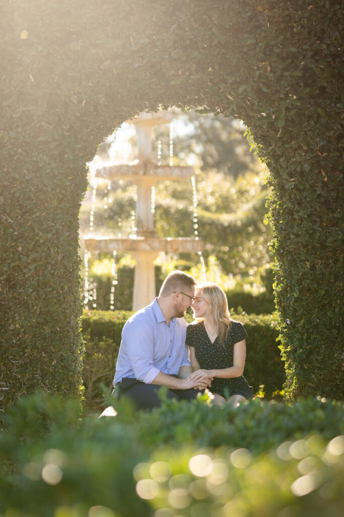 Cummer Museum engagement photos | Jacksonville engagement locations