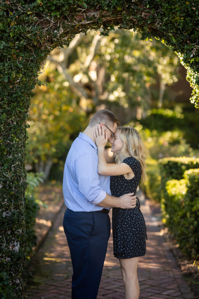 Cummer Museum engagement photos | Jacksonville engagement locations