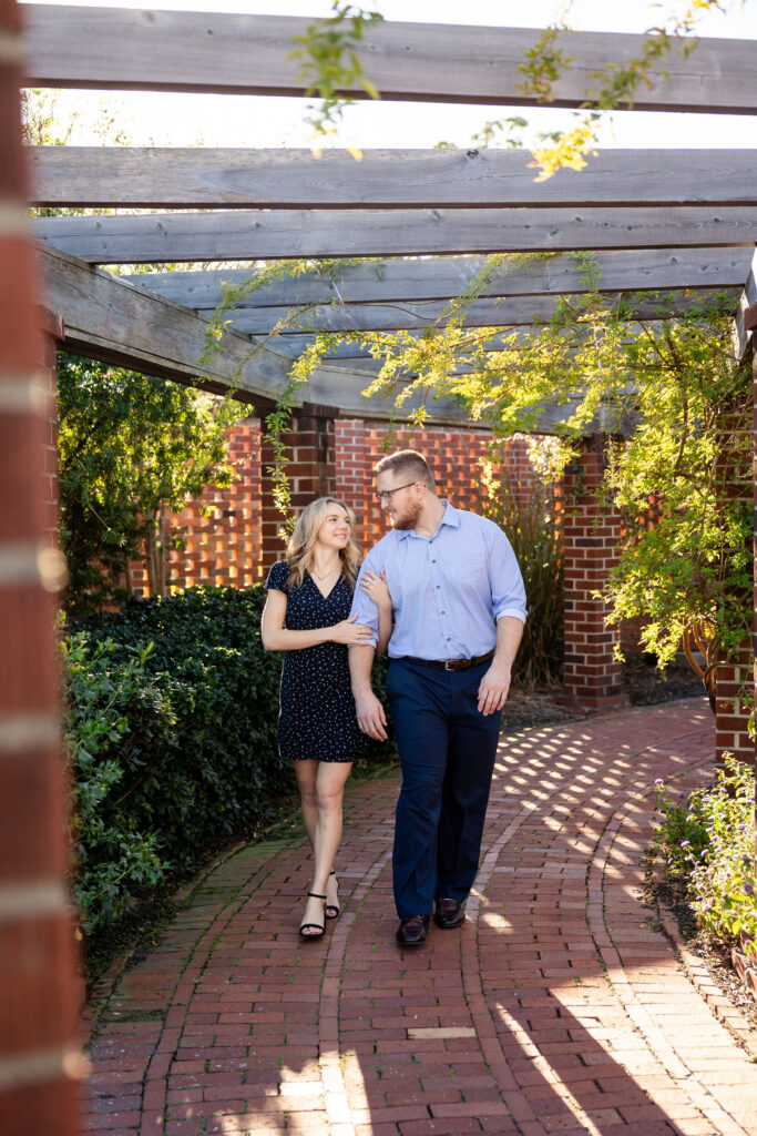 Engagement photos at the Cummer Museum and Garden | Jacksonville Florida Engagements