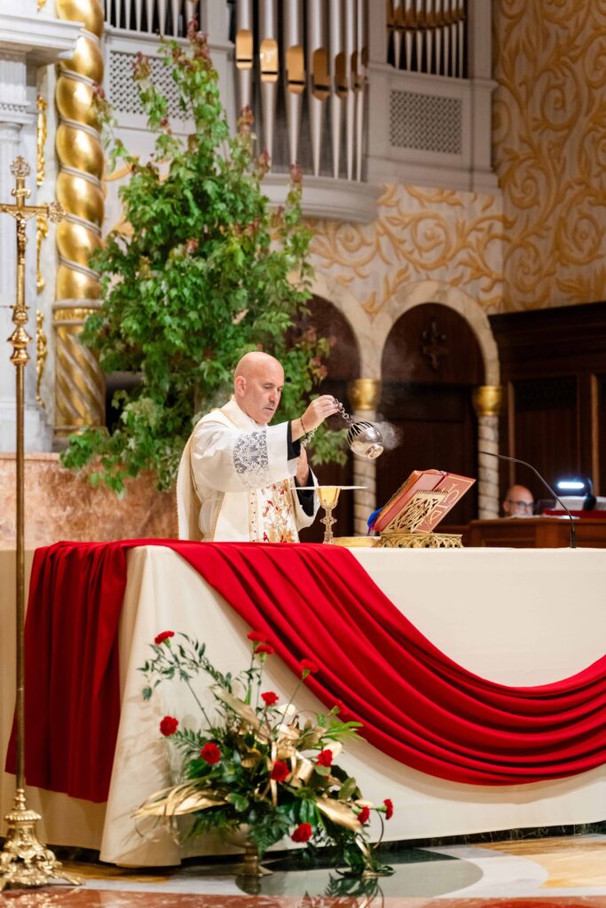 Cathedral Basilica Wedding captured by Phavy Photography | Catholic Wedding Photographer in St. Augustine